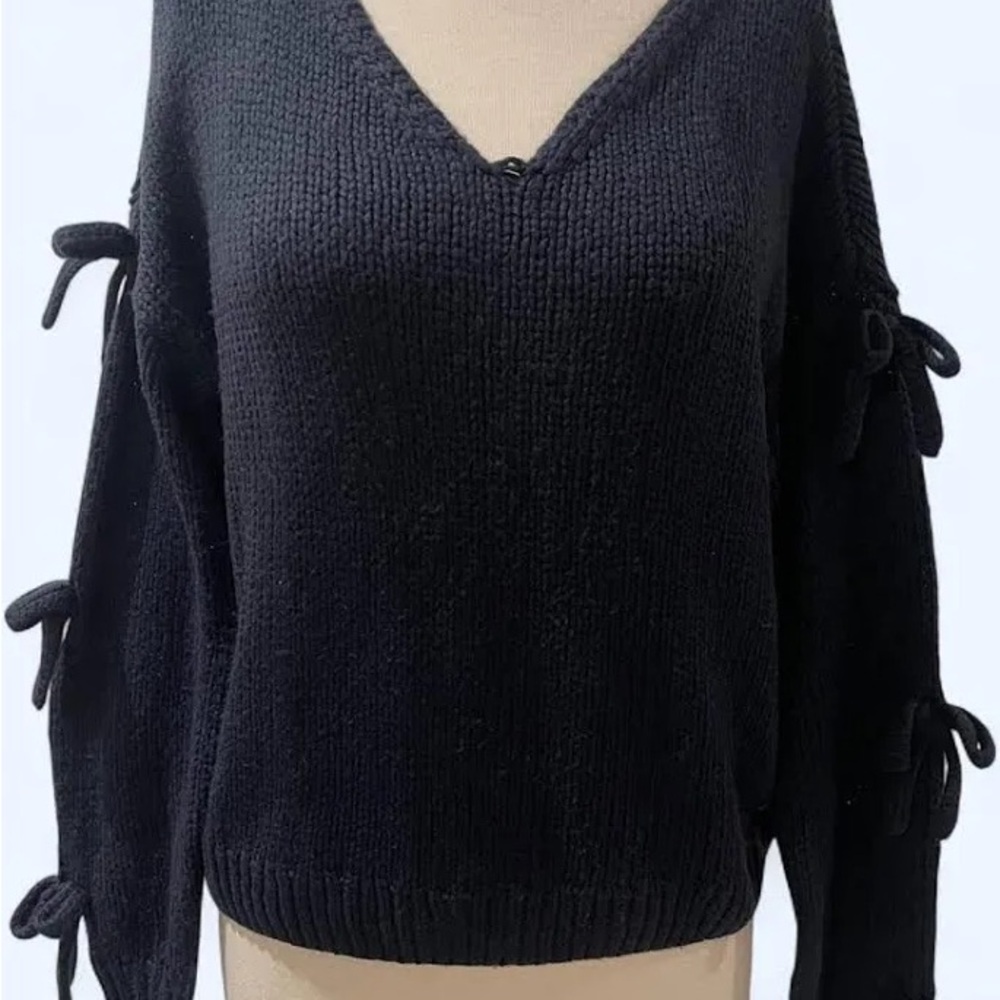 Hollister Navy blue V-Neck Sweater with Bow Details